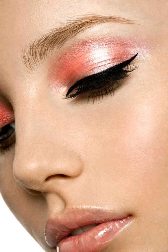 salmon-pink-eye-makeup.jpg