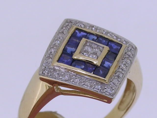 Beautiful 9ct Gold NATURAL Sapphire & Diamond Target Ring